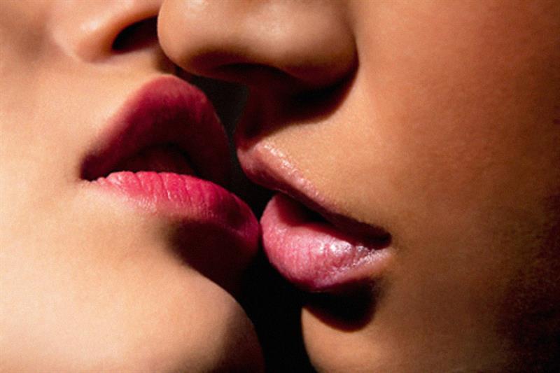 Minden leszbikus csók egy forradalom?