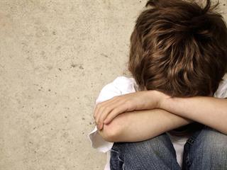 Sokkoló! Újabb kisgyerek vált az iskolai erőszak áldozatává