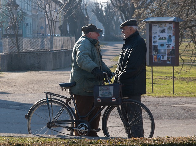 Az idős emberek rengeteg fizikai és lelki terhet cipelnek